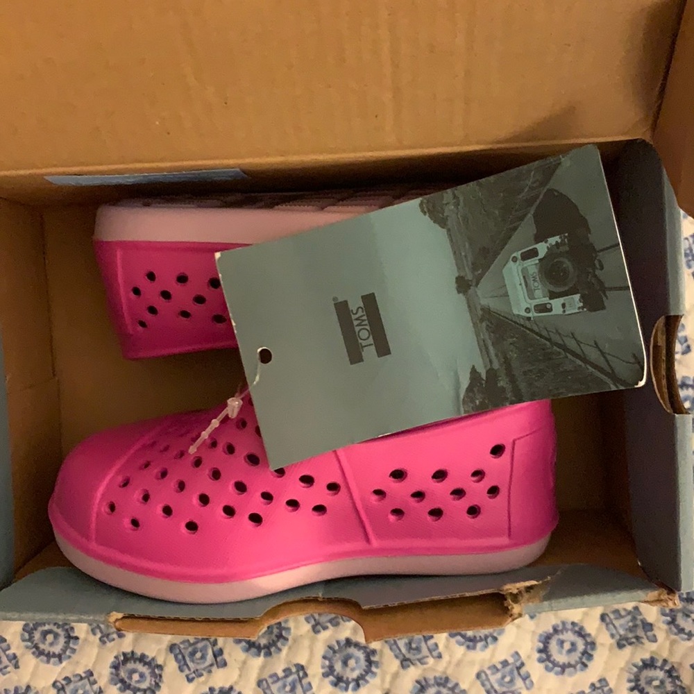 Toms children shoes size 5